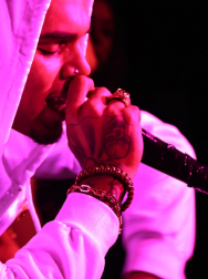 Filename=00004.jpg
Filesize=348KiB
Dimensions=3000x2000
Date added=Oct 22, 2025 00004.jpg